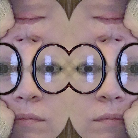 Meet your Posher, Leah - Picture 2 of 2